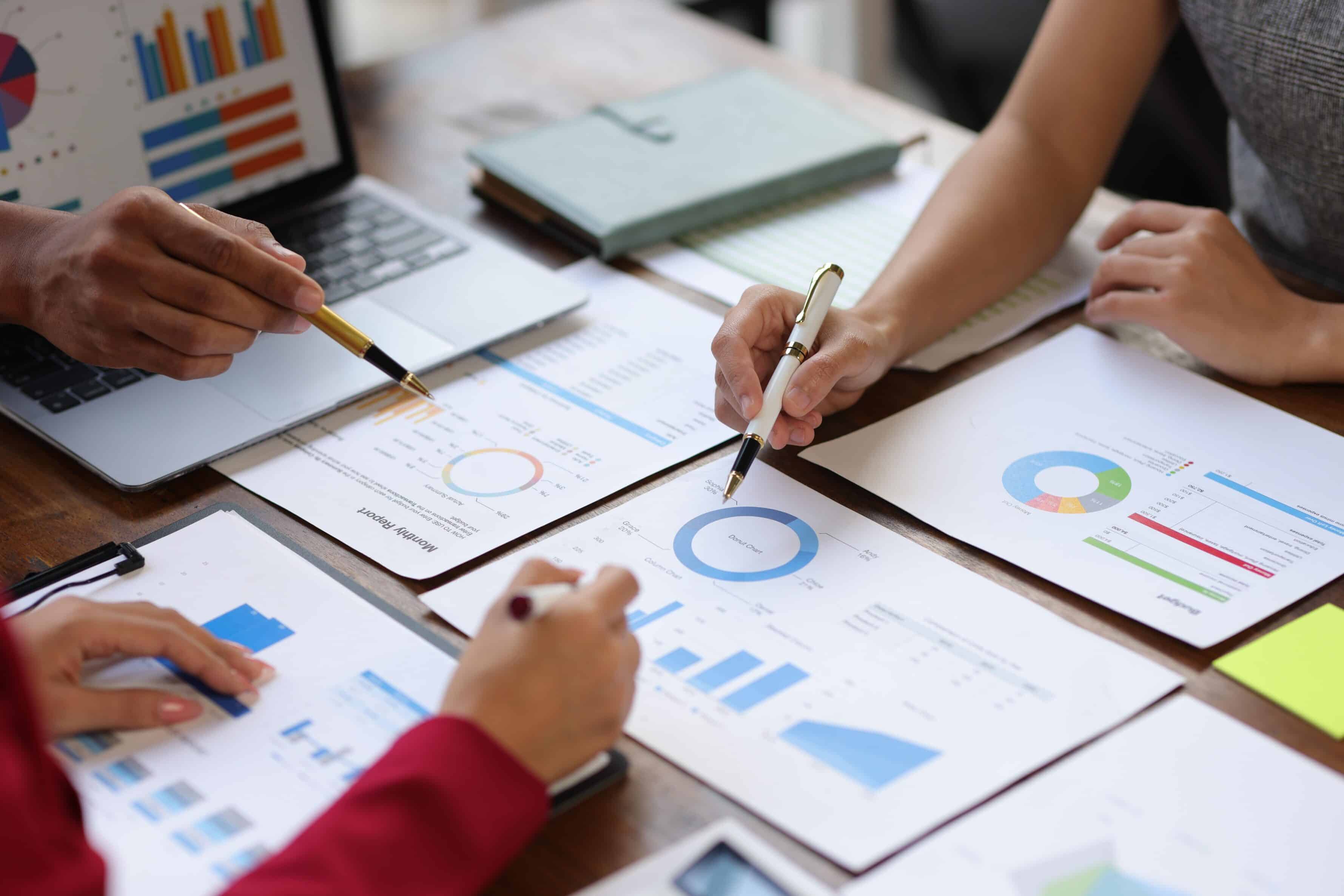Analysing financial reports